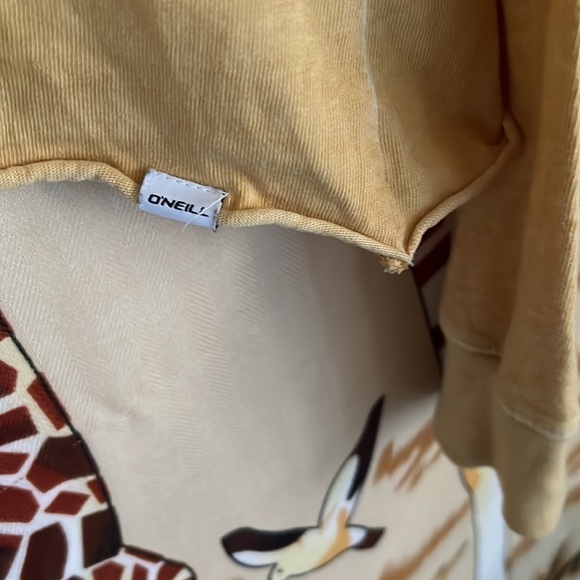 O’Neill Long Sleeve Tee Shirt, Length 23.5, PTP 21”, 💯 Cotton, Mustard Yellow - Picture 4 of 6